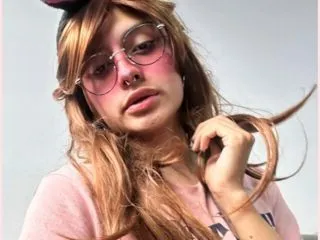 pussy webcam model AnnieVelle
