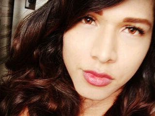 hot live chat model CrystinaStones