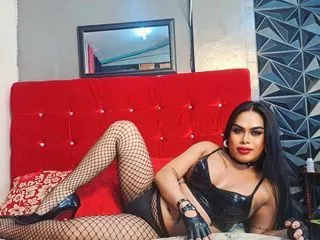 Have a live chat with webcam model EmeraldRhuby
