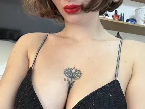 clip live sex model EmilyHigh