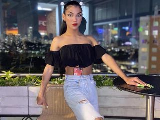 live webcam sex model LuciaZaravi